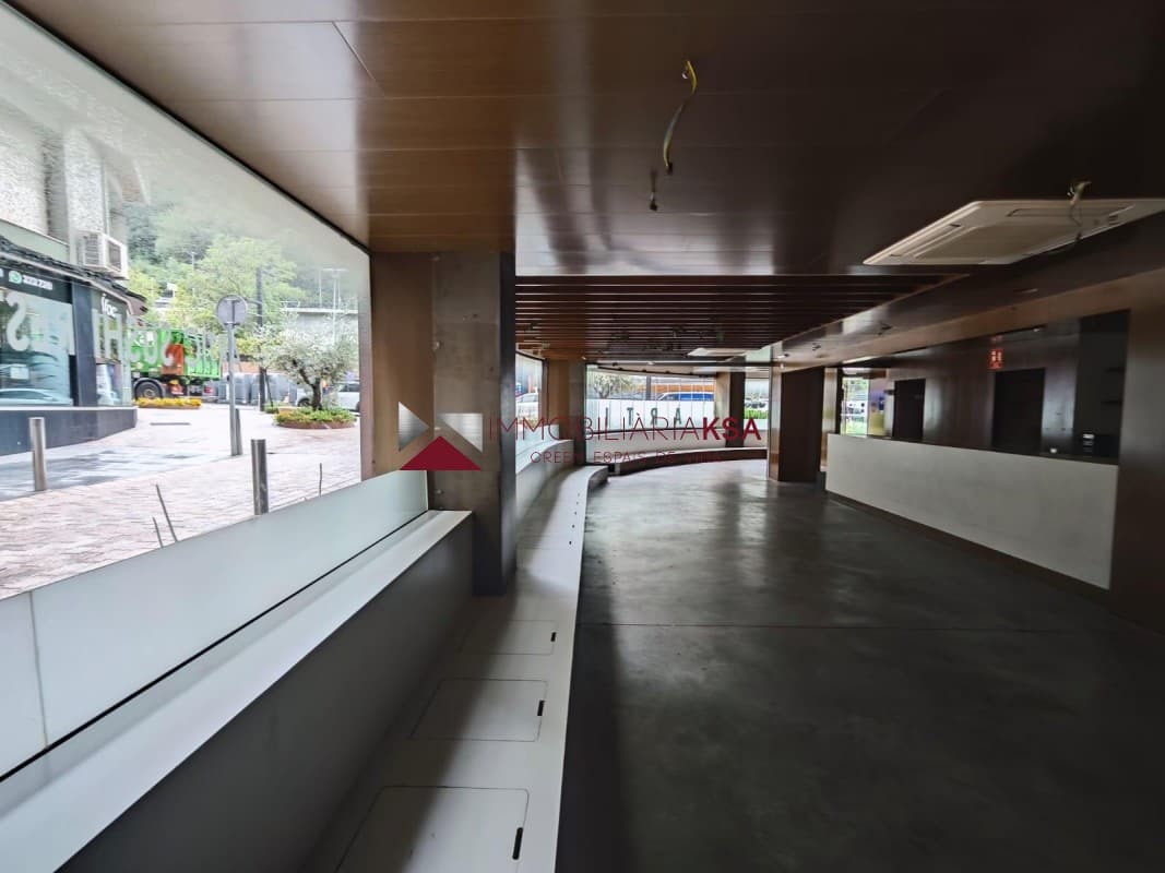 Local - Escaldes Engordany - Thumbnail 10