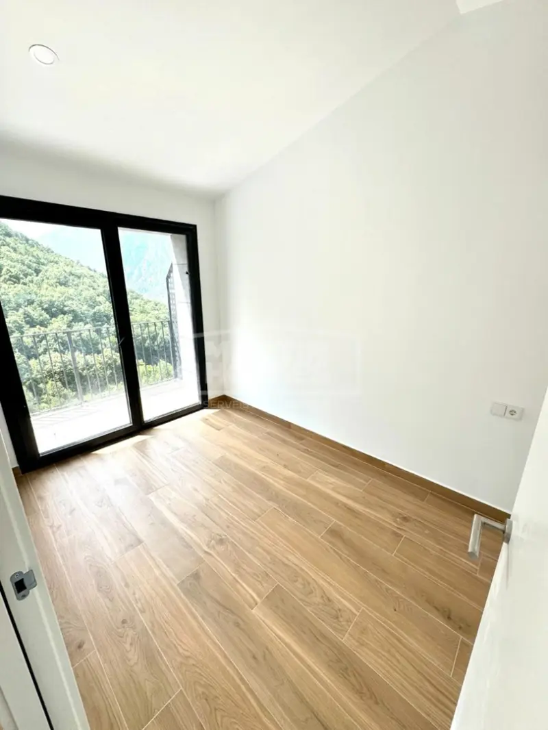 Dos àtics a estrenar de lloguer a Engolasters amb vistes panoràm... - Thumbnail 12