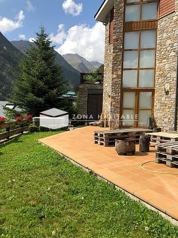 Exclusiu xalet de luxe amb jardí, ascensor i acabats d’alta gamma a Erts – En venda i lloguer - Image 1
