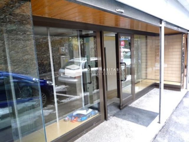 Local Comercial situat al Pas de la Casa