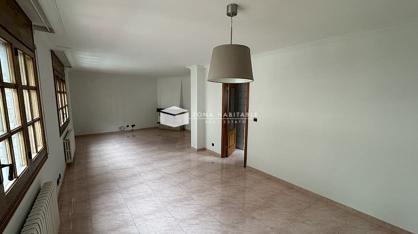 Descobreix aquest ampli àtic dúplex en lloguer al cor de la ciutat de la massana - Thumbnail 2