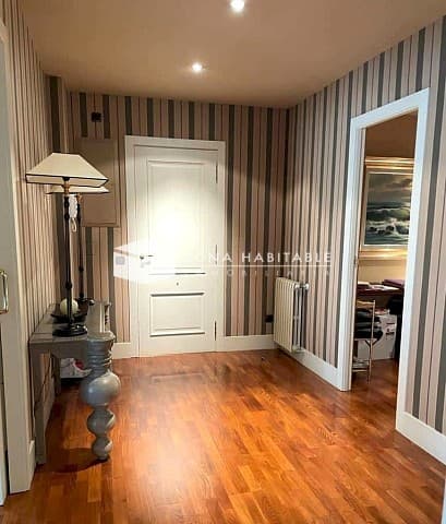 Exclusiu pis de luxe a Andorra la Vella, a la zona més cobejada i tranquil·la, a un pas de l’Embaixada Francesa i el Park Hotel. - Thumbnail 13