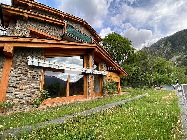 Xalet exclusiu de lloguer a Escaldes-Engordany amb vistes, sol i gran privacitat - Thumbnail 39