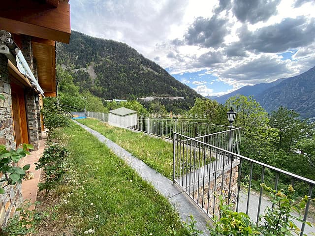Xalet exclusiu de lloguer a Escaldes-Engordany amb vistes, sol i gran privacitat - Thumbnail 38