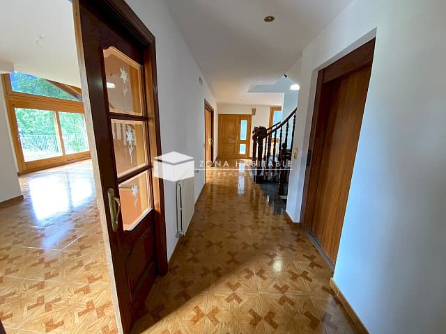 Xalet exclusiu de lloguer a Escaldes-Engordany amb vistes, sol i gran privacitat - Thumbnail 8