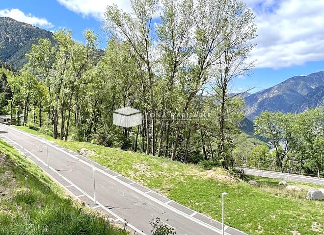 Increïble parcel·la en venda a Escaldes - Image 1