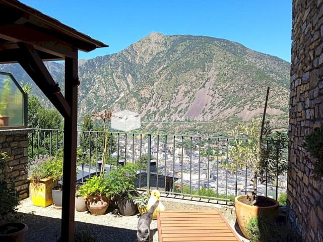 Magnífica casa en venda a La Plana - Image 1