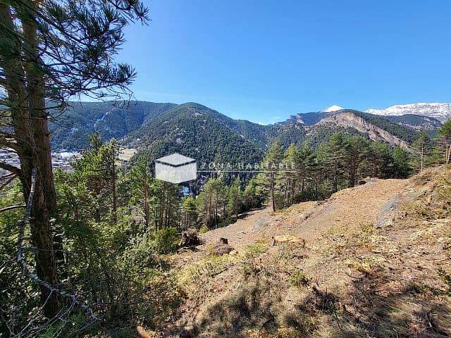 Parcel·la Exclusiva a La Massana: Ubicació Privilegiada i Vistes de Somni - Thumbnail 6