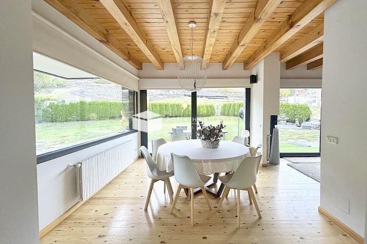 Casa de Luxe a Ordino: Confort, Elegància i Vistes Espectaculars - Image 1
