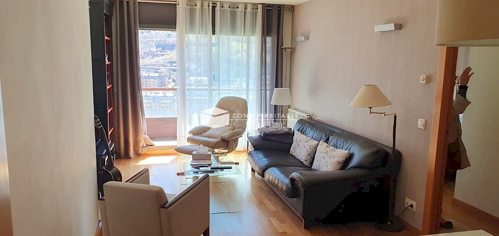 Pis lluminós i tranquil en venda en zona residencial d’Encamp - Image 1