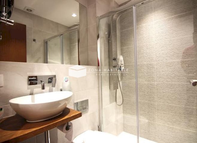 ESPECTACULAR APARTAMENT REFORMAT A ERTS AMB GRAN TERRASSA I VISTES PANORÀMIQUES - Thumbnail 3