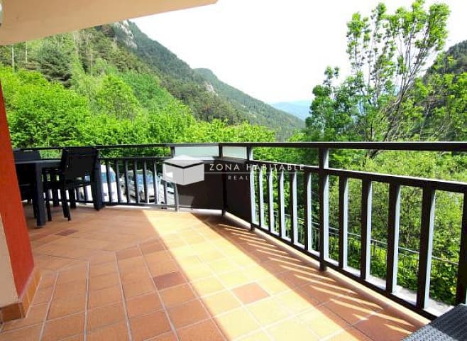 ESPECTACULAR APARTAMENT REFORMAT A ERTS AMB GRAN TERRASSA I VISTES PANORÀMIQUES - Image 1