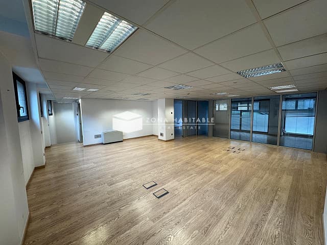 Despatx professional al centre d’Escaldes, amb dues plantes i accés directe des del carrer - Thumbnail 4