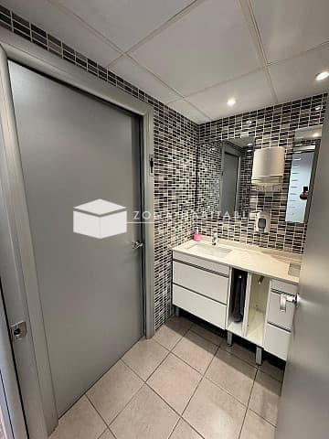 Despatx professional al centre d’Escaldes, amb dues plantes i accés directe des del carrer - Thumbnail 15