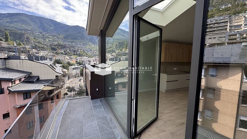 Espectacular àtic de nova construcció al cor d’Escaldes-Engordany - Image 1