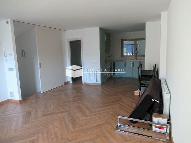 Casa adossada en venda, reformada amb ascensor, jardí privat i 4 habitacions - Thumbnail 5