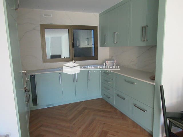 Casa adossada en venda, reformada amb ascensor, jardí privat i 4 habitacions - Thumbnail 6