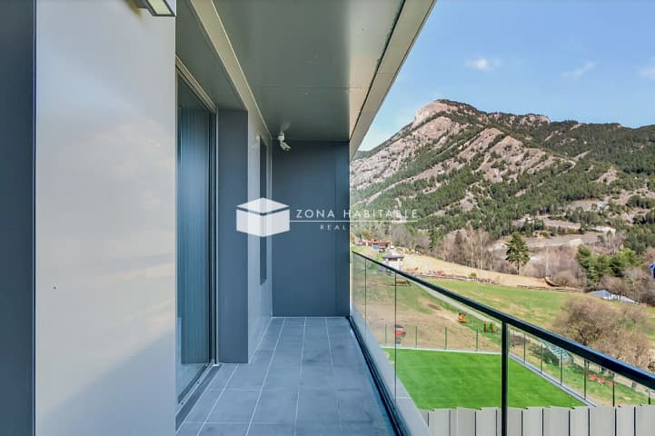 Casa amb jardí i terrasses a Escàs – espai, llum i confort en estat pur - Thumbnail 15