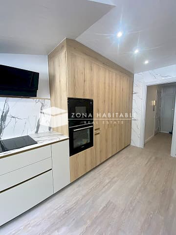 Exclusiu àtic de 120 m² en reforma integral al centre d’Andorra la Vella amb 2 pàrquings i 2 trasters - Thumbnail 3