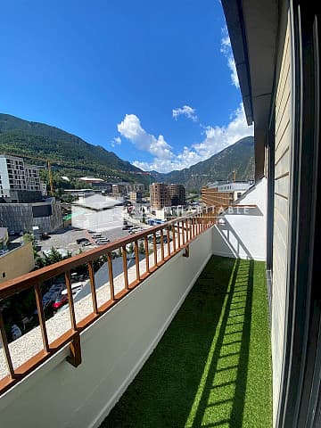 Exclusiu àtic de 120 m² en reforma integral al centre d’Andorra la Vella amb 2 pàrquings i 2 trasters - Thumbnail 14