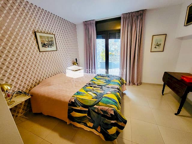 Xalet d’excepció en venda amb 859 m² construïts, parcel·la total de 1.620 m², ascensor, spa, jardí i orientació sud - Thumbnail 11
