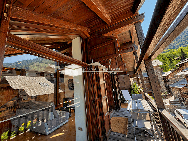 Casa adossada exclusiva en venda a Ordino, amb 201 m², 4 dormitoris, terrassa, xemeneia i vistes espectaculars - Thumbnail 10