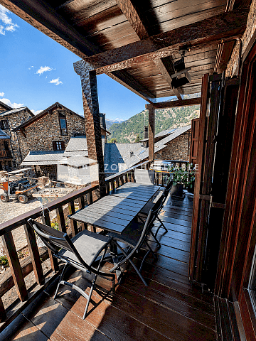 Casa adossada exclusiva en venda a Ordino, amb 201 m², 4 dormitoris, terrassa, xemeneia i vistes espectaculars - Thumbnail 11