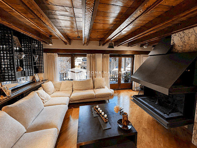 Casa adossada exclusiva en venda a Ordino, amb 201 m², 4 dormitoris, terrassa, xemeneia i vistes espectaculars