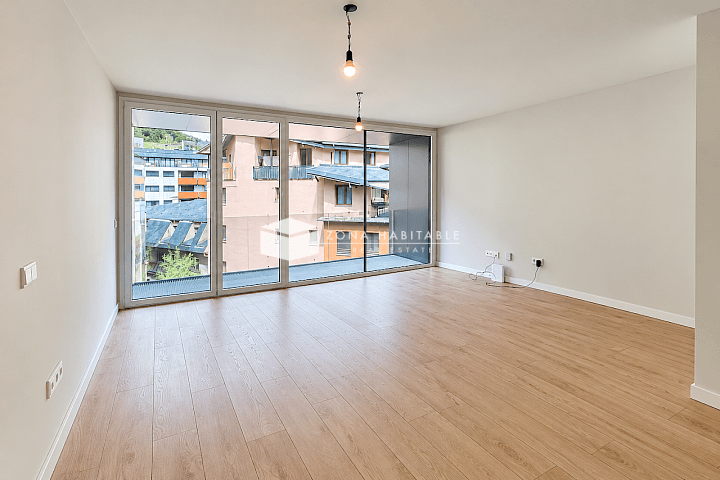 EXCLUSIVA VIVENDA D’OBRA NOVA A ESTRENAR AL CENTRE D’ESCALDES-ENGORDANY - Image 1