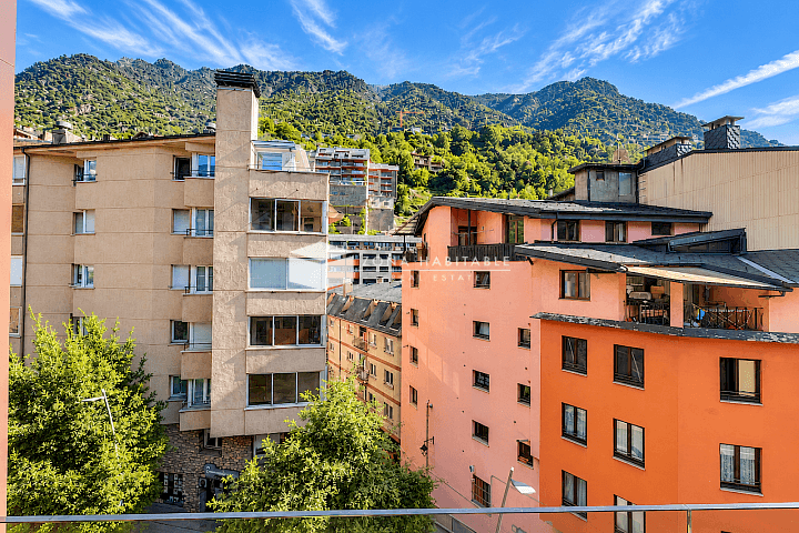 EXCLUSIVA VIVENDA D’OBRA NOVA A ESTRENAR AL CENTRE D’ESCALDES-ENGORDANY - Thumbnail 10